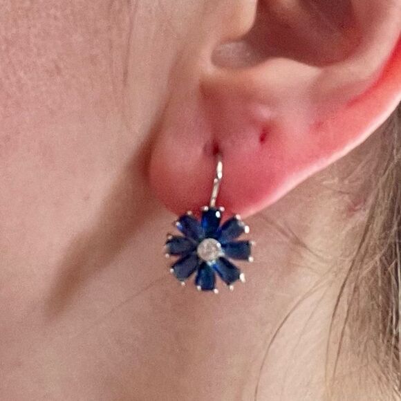 Rhinestone Flower Decor Hoop Earrings - Picture 2 of 9